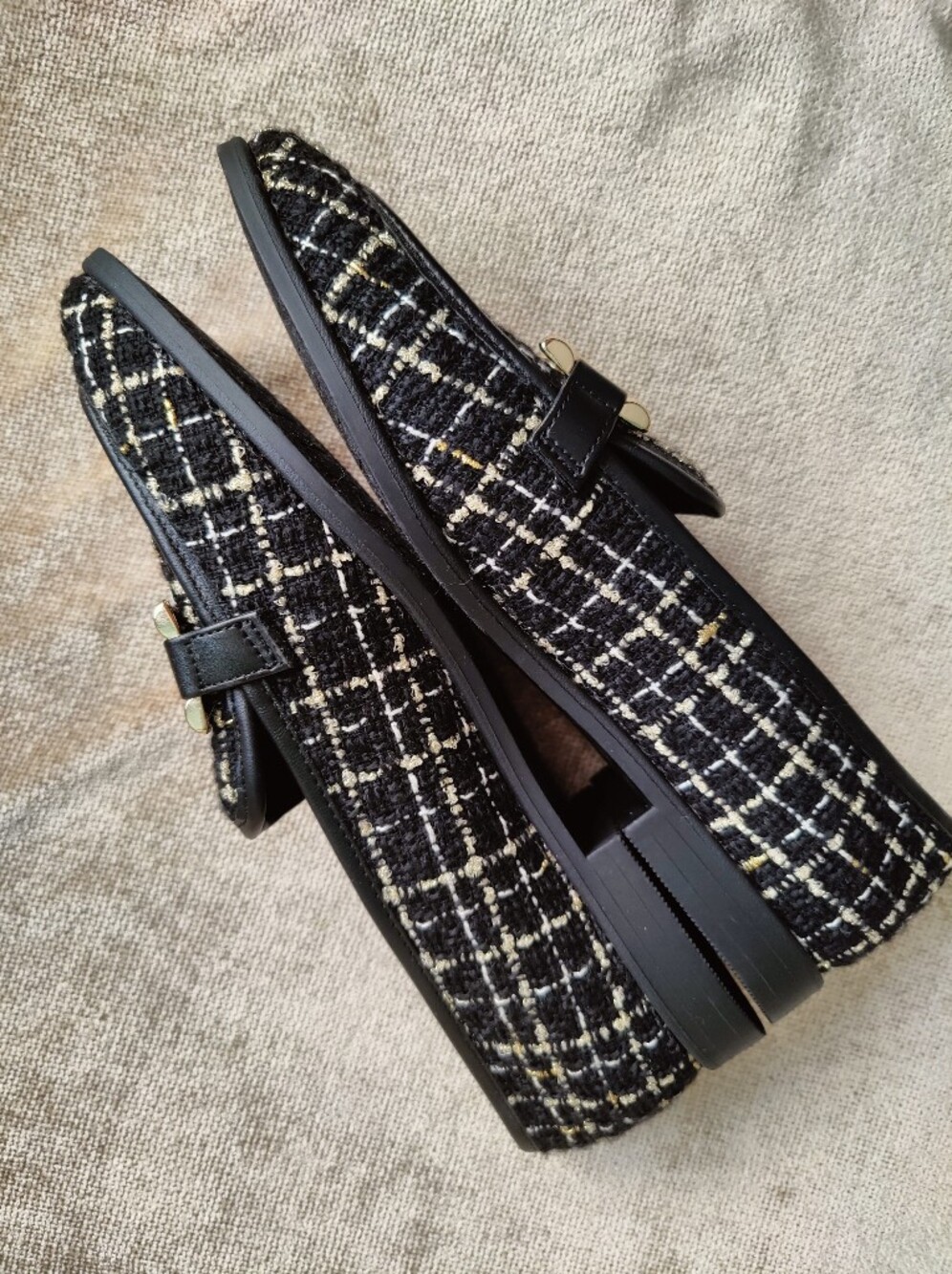 New Kenneth Cole Black and Gold Tweed Larisa Loafers with Gold Tone Buckle, Sz8 - Picture 6 of 13